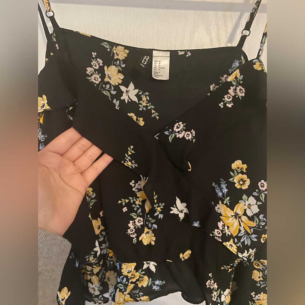 H&M Floral Ruffle Shirt - Picture 3 of 7